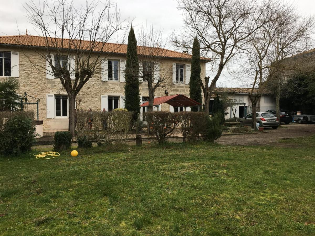 Bienvenue Chez Suzy Bed and Breakfast Saint-Quentin-de-Baron Esterno foto