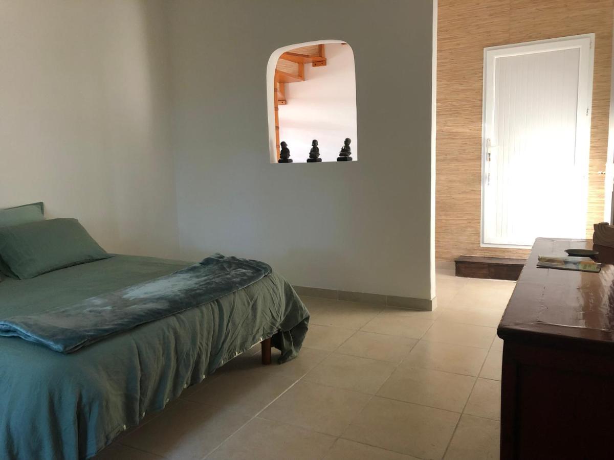 Bienvenue Chez Suzy Bed and Breakfast Saint-Quentin-de-Baron Esterno foto