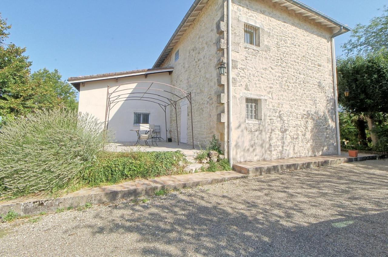 Bienvenue Chez Suzy Bed and Breakfast Saint-Quentin-de-Baron Esterno foto